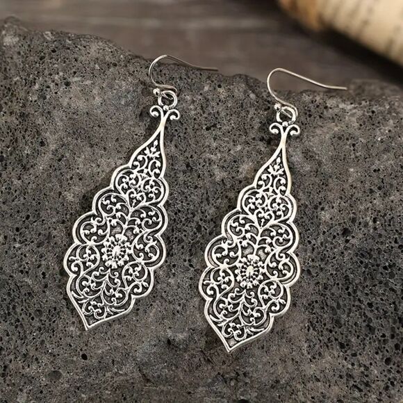 Silver Dangle Etched Teardrop Earrings Vintage Style Drop Pendant Retro Filigree - Picture 2 of 6
